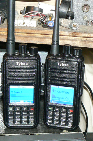 Tytera MB-380 UHF DMR+FM handheld radio. 